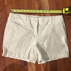 Vineyard Vines Women's White Shorts